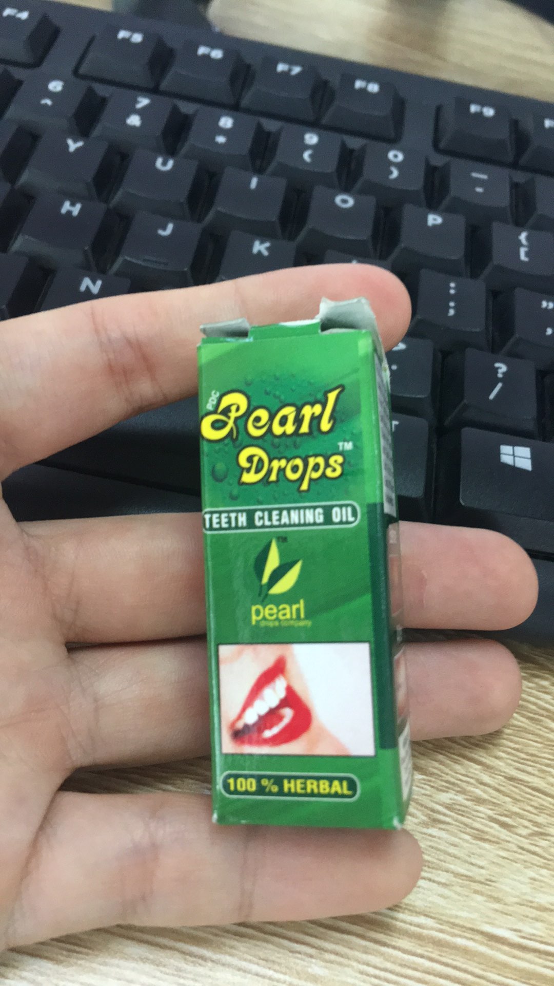 Tinh dầu trắng răng thơm miệng Pearl Drops 5ml