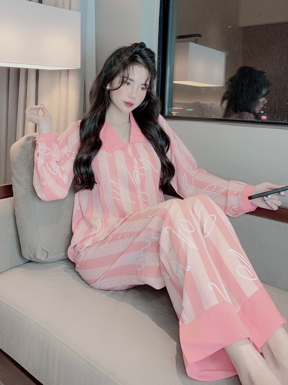 bộ đồ ngủ pijama lụa hồng dễ thương , bộ đồ ngủ hot hit , bộ đồ ngủ lụa