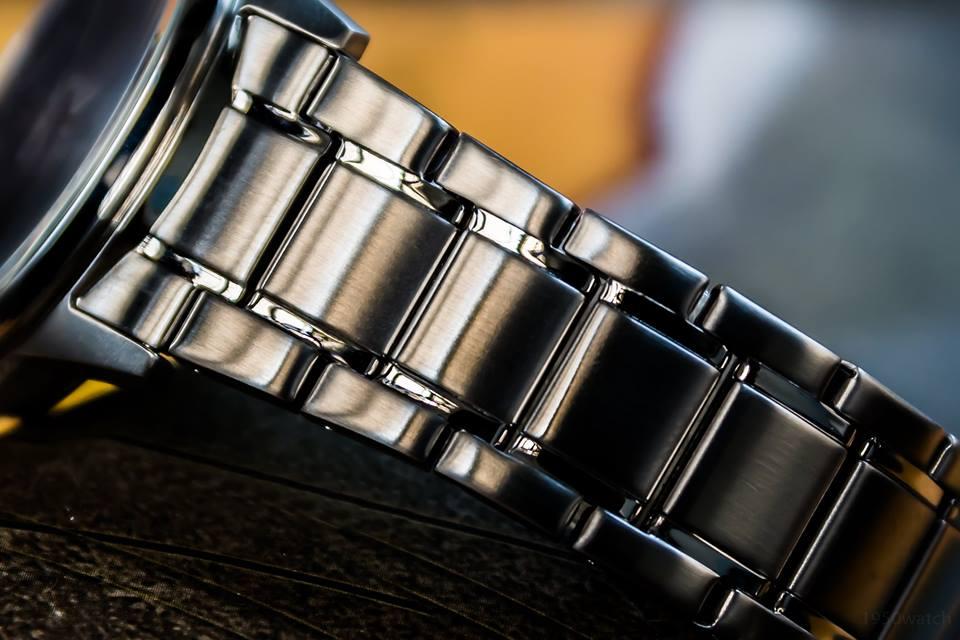 Đồng hồ Citizen AW1231-58L.