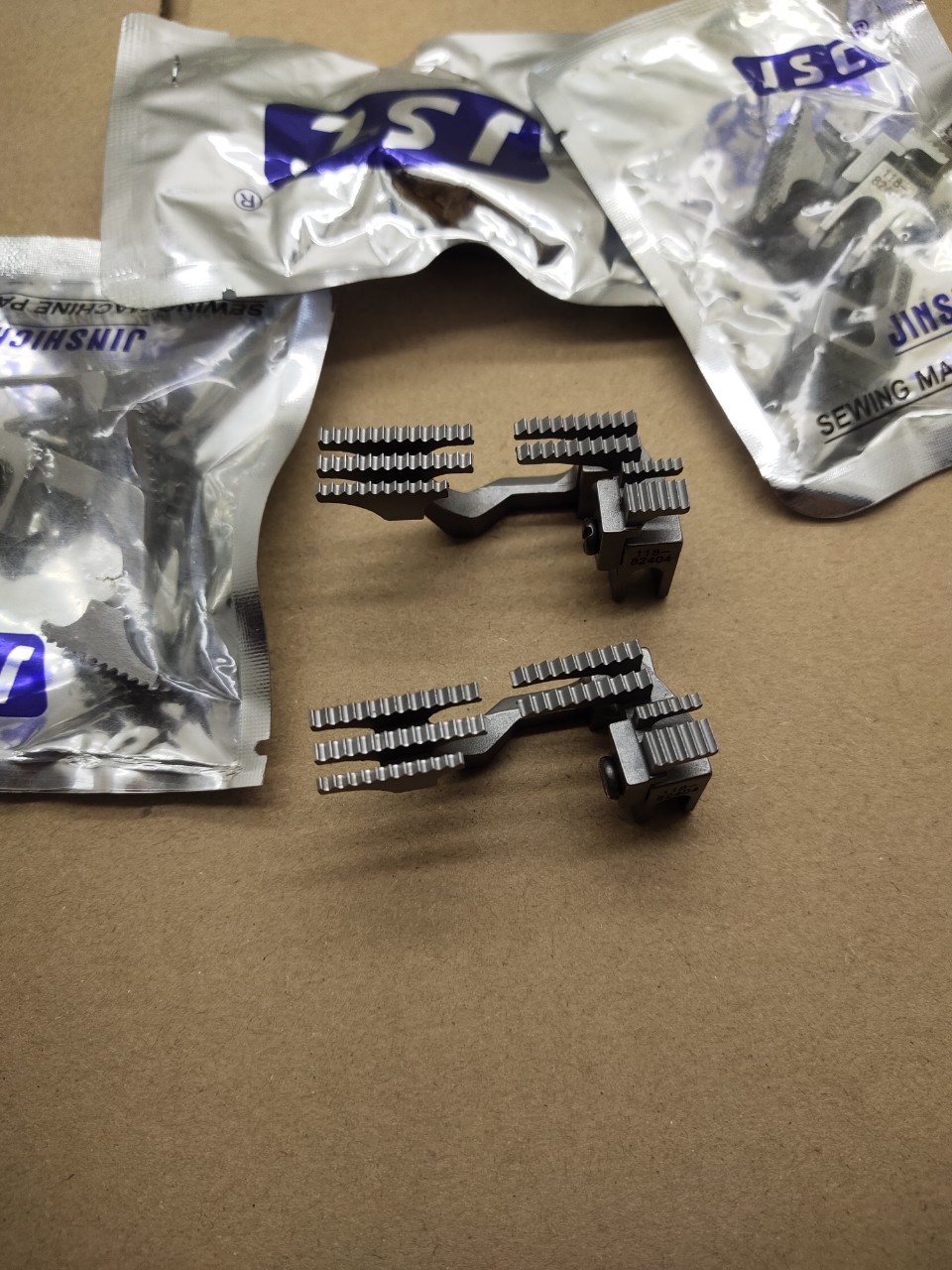 răng cưa vắt sổ 4 chỉ juki