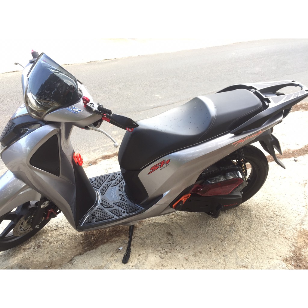 Thảm để chân SH 2012-2016 và 2017 sơn carbon