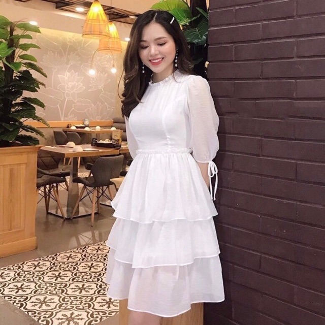 Đầm trắng cổ tròn 3 tầng