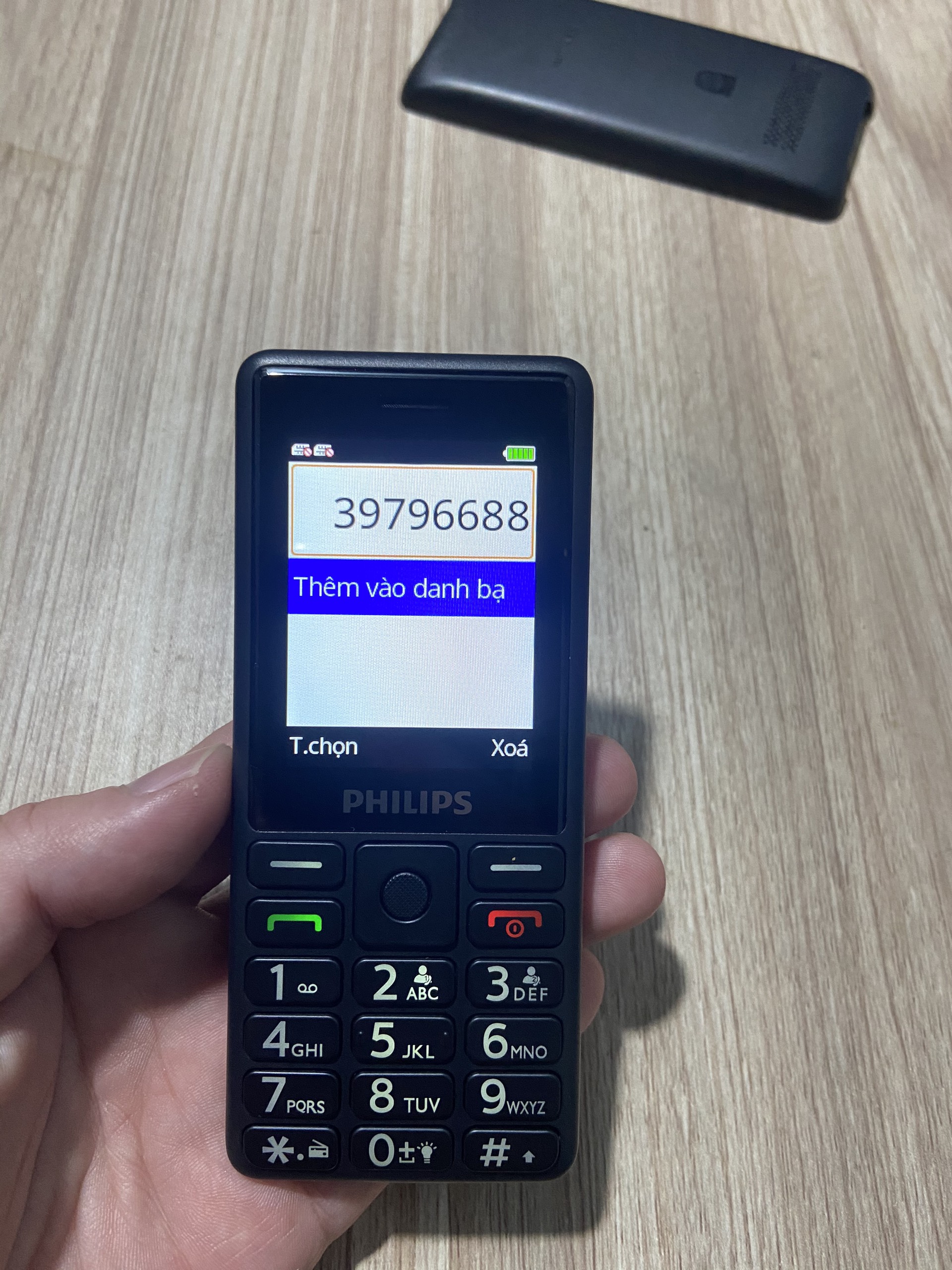 Điện thoại Philips E506 Xenium ( Bảo hành 12 tháng)