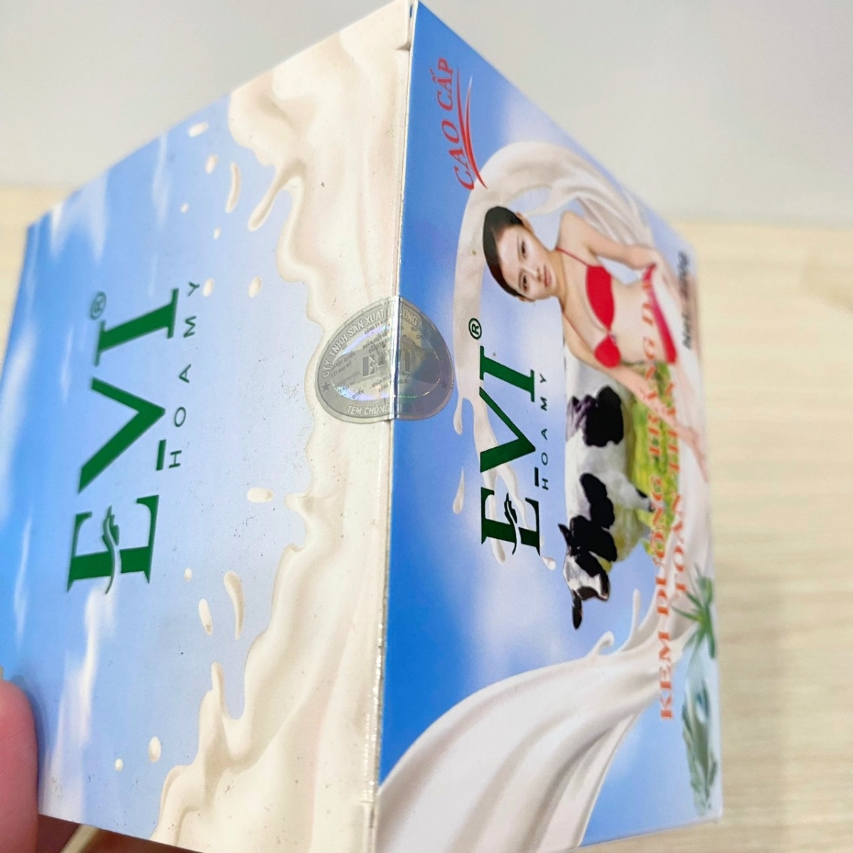 kem body siêu trắng cấp tốc tinh chất Sữa Bò Cao Cấp EVI (220g)