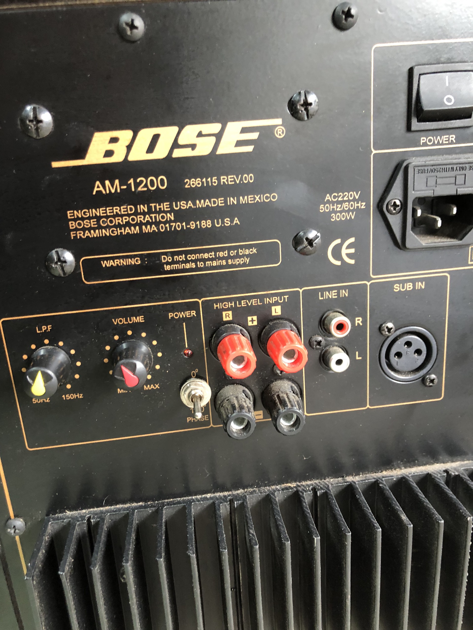 LOA SUB BOSE AM-1200 / YAMAHA AM-1200