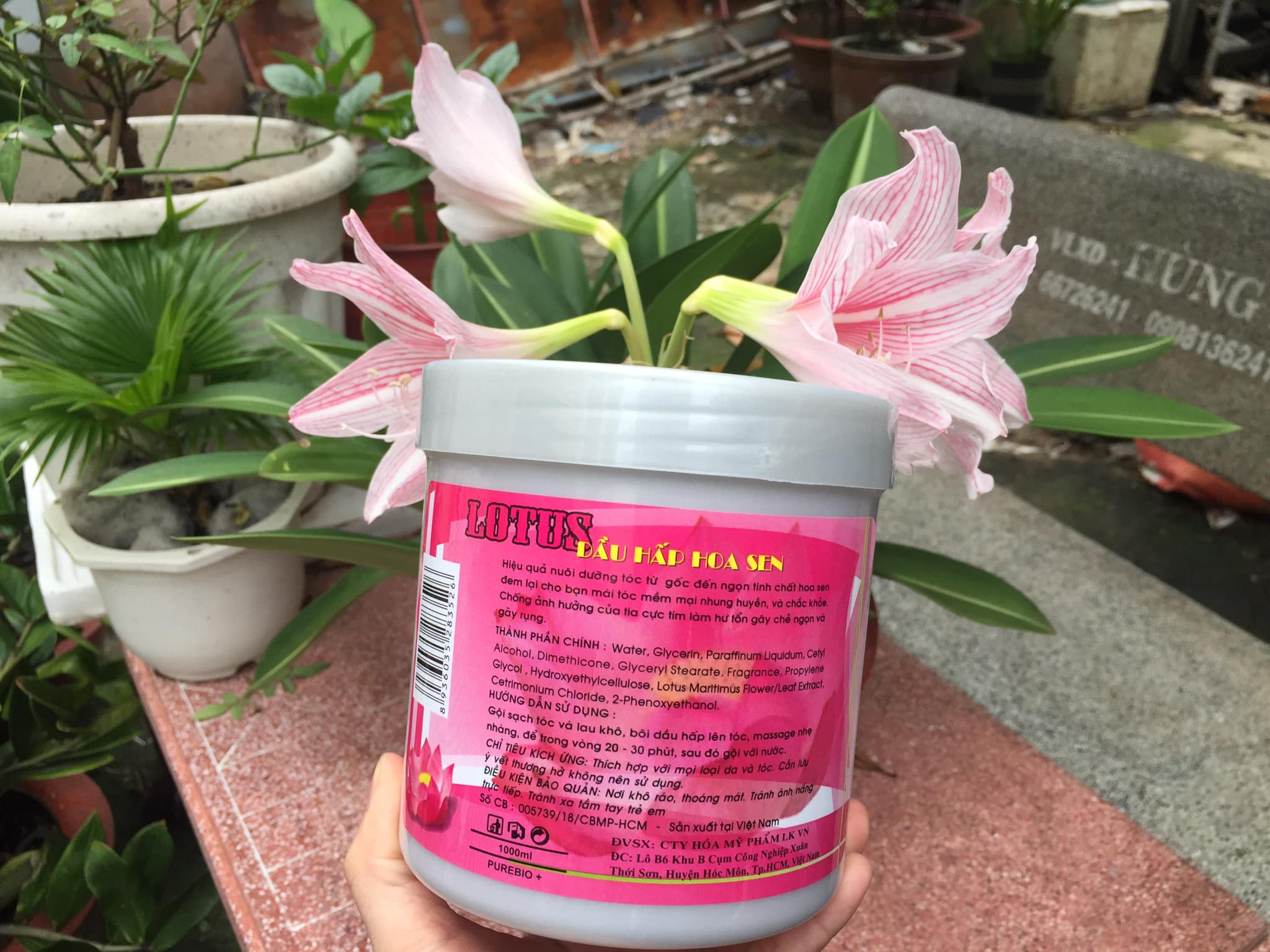 Hấp dầu mượt thơm tóc Hoa Sen 1000 ml
