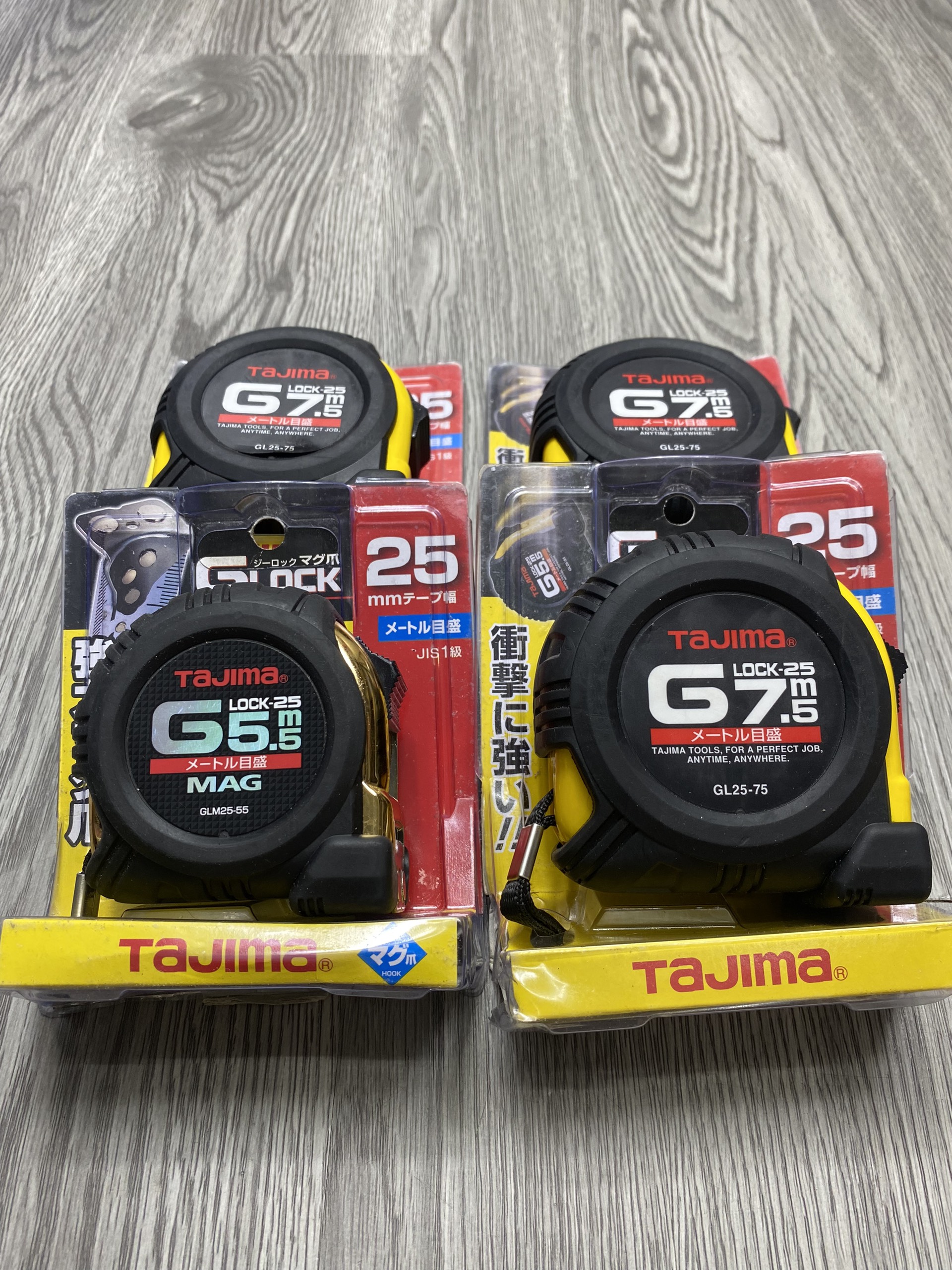 Thước kéo Tajima G5 màu đen