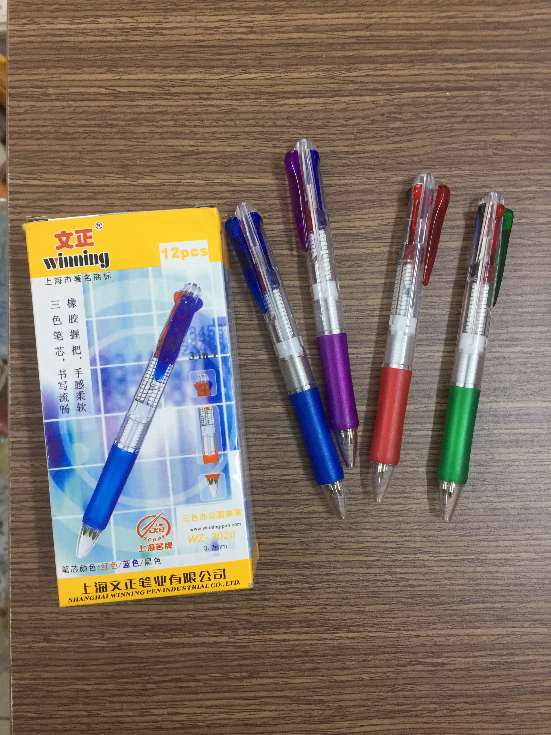 Hộp 12 Bút bi bấm 3 ngòi Winning