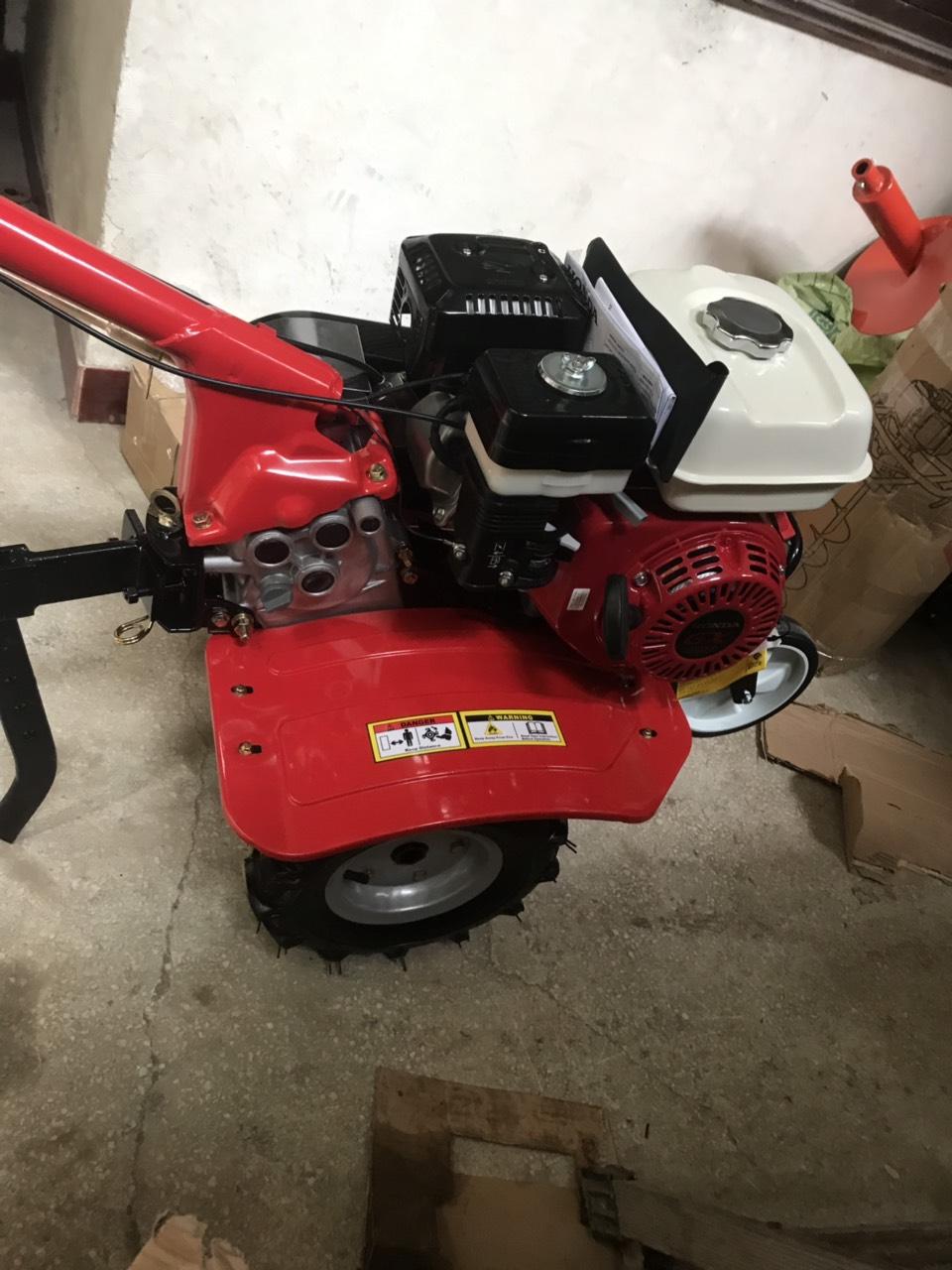 Máy xới đất cầm tay Honda GX200 Thái Lan (bánh xe điều hướng)