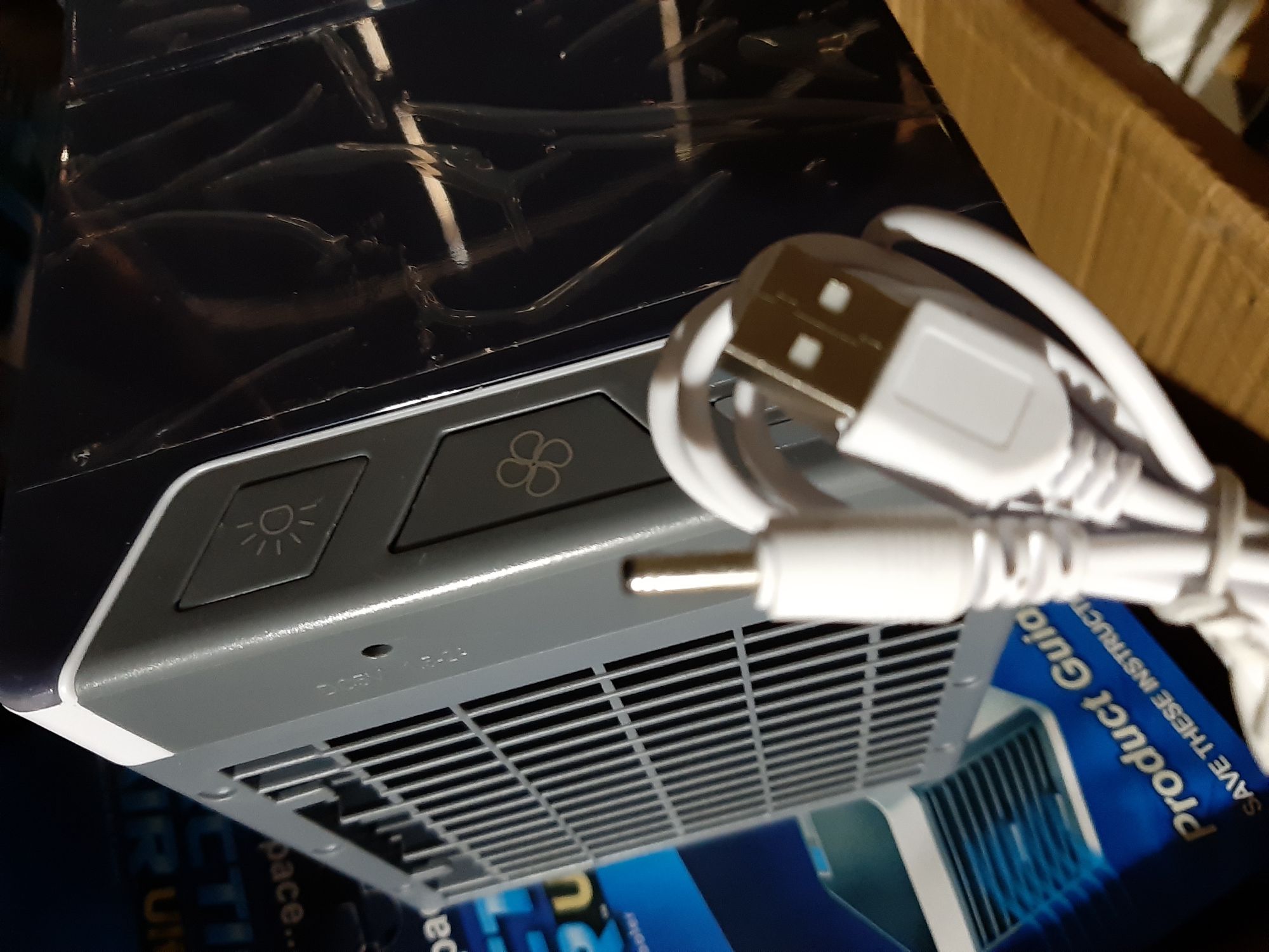 Quạt mini hơi nước 3 chế độ gió có đèn đổi 7 màu