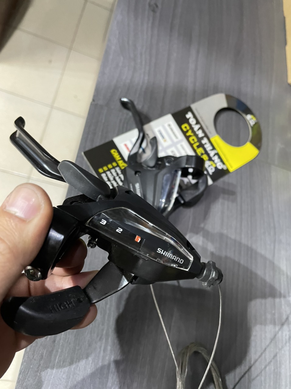 Tay bấm đề kèm tay thắng Shimano ST-EF500-7 (3x7)