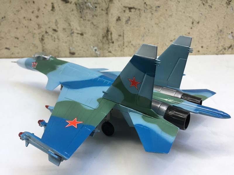 Mô hình Máy báy SU-37. 1:72-ABS