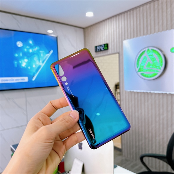Nắp lưng Huawei P20 pro chính hãng , bảo hành lỗi