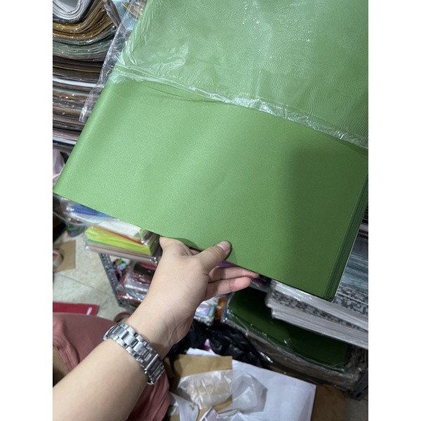 Giấy mỹ thuật xanh lá đậm/ xanh rêu 50x75cm- 60gsm