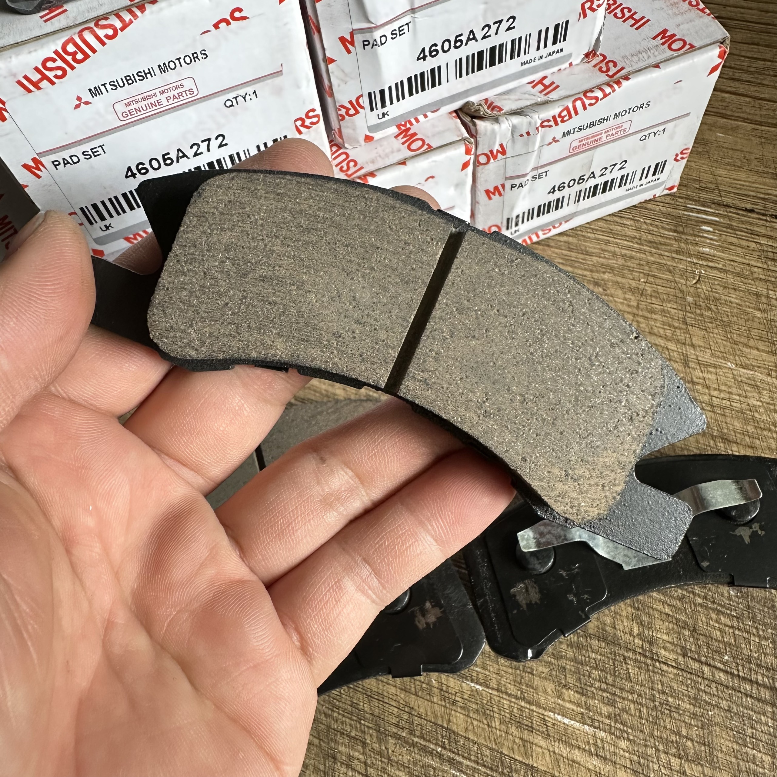 Bố thắng đĩa trước mitsubishi attrage/ mirage