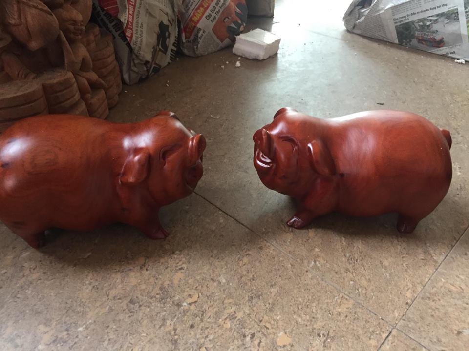 đôi tượng lợn gỗ hương
