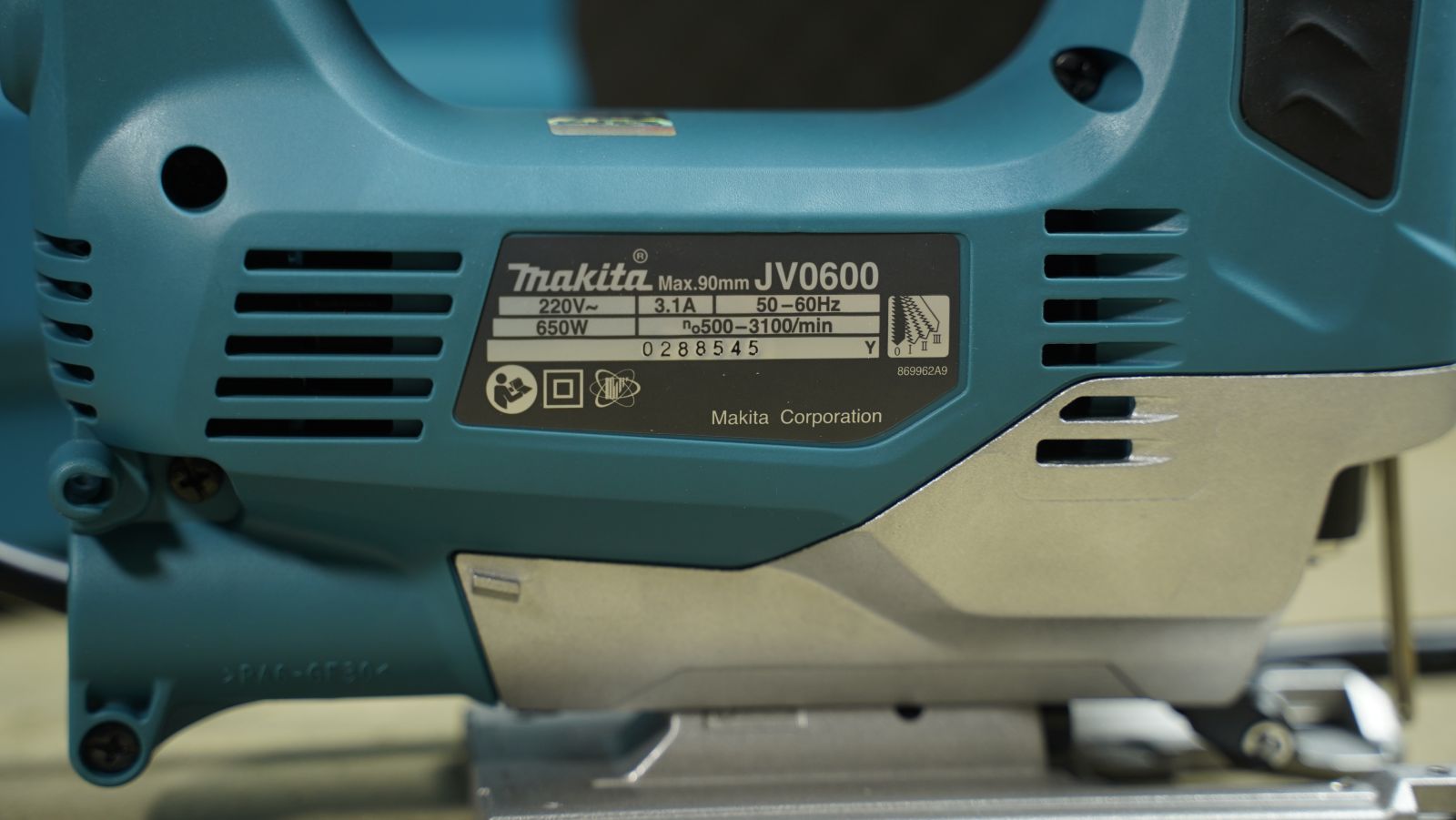 MÁY CƯA LỌNG MAKITA JV0600K