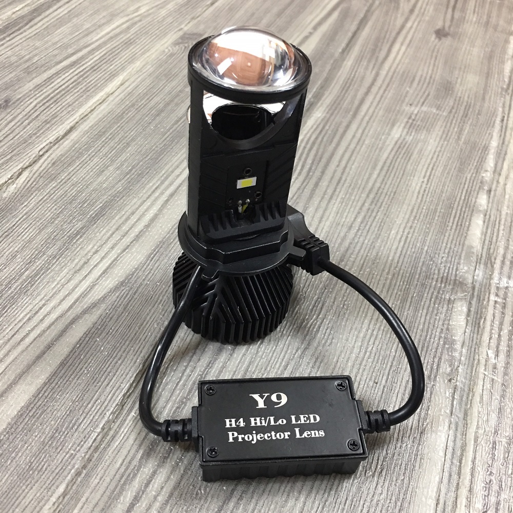 Đèn pha LED bi cầu Y9 siêu sáng ánh sáng gom chân H4