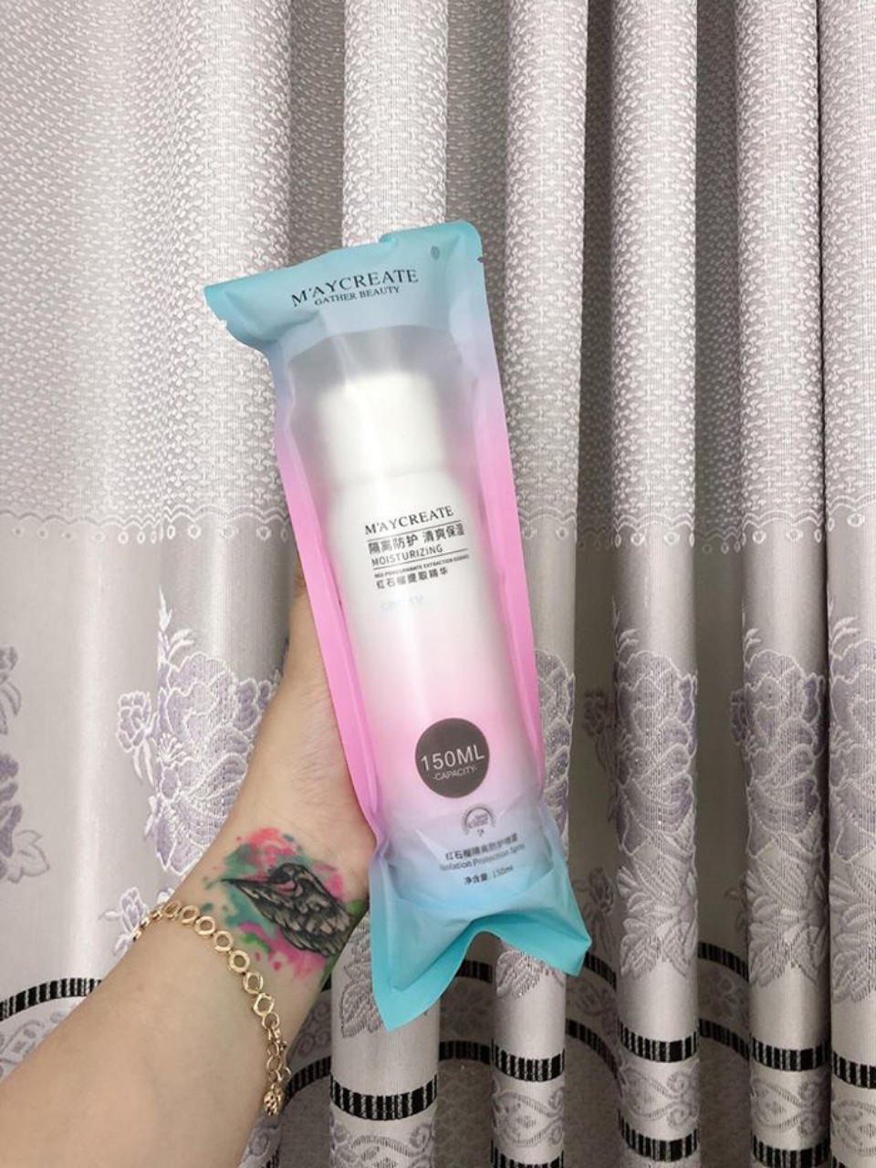 Xịt Chống Nắng Trang Điểm Trắng Da Maycreate SPF 35+ 150ml