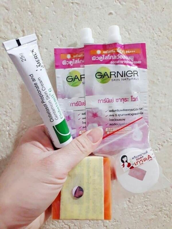 SET KEM TÚI TRI NÁM CLOBETAMIL GARNIER THÁI LAN