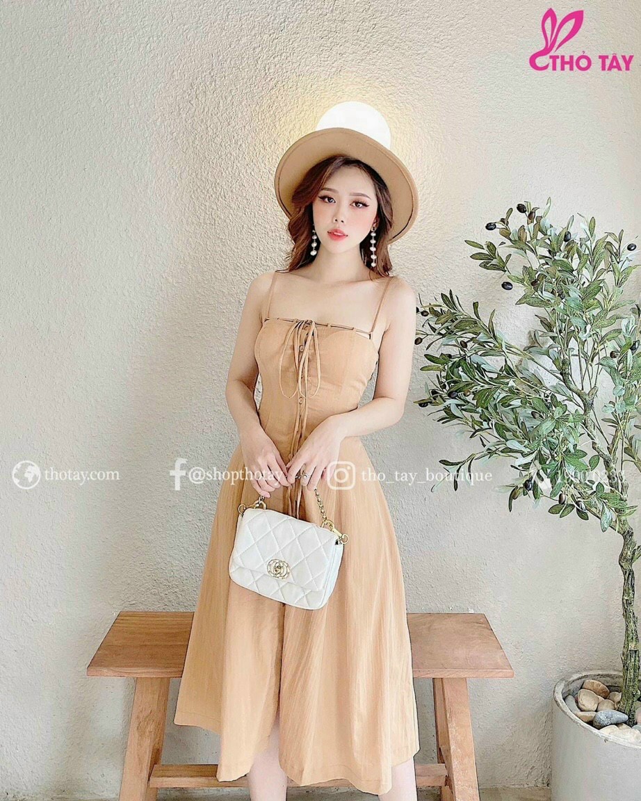 Đầm body 2 dây , chất liệu đủi có mút , thiết kế chuẩn form