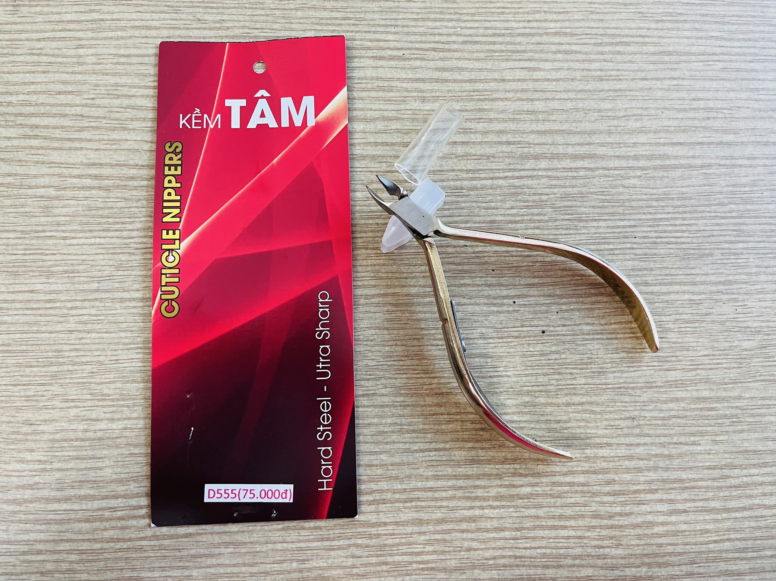 kiềm cắt da kiềm tâm d555 (vàng)