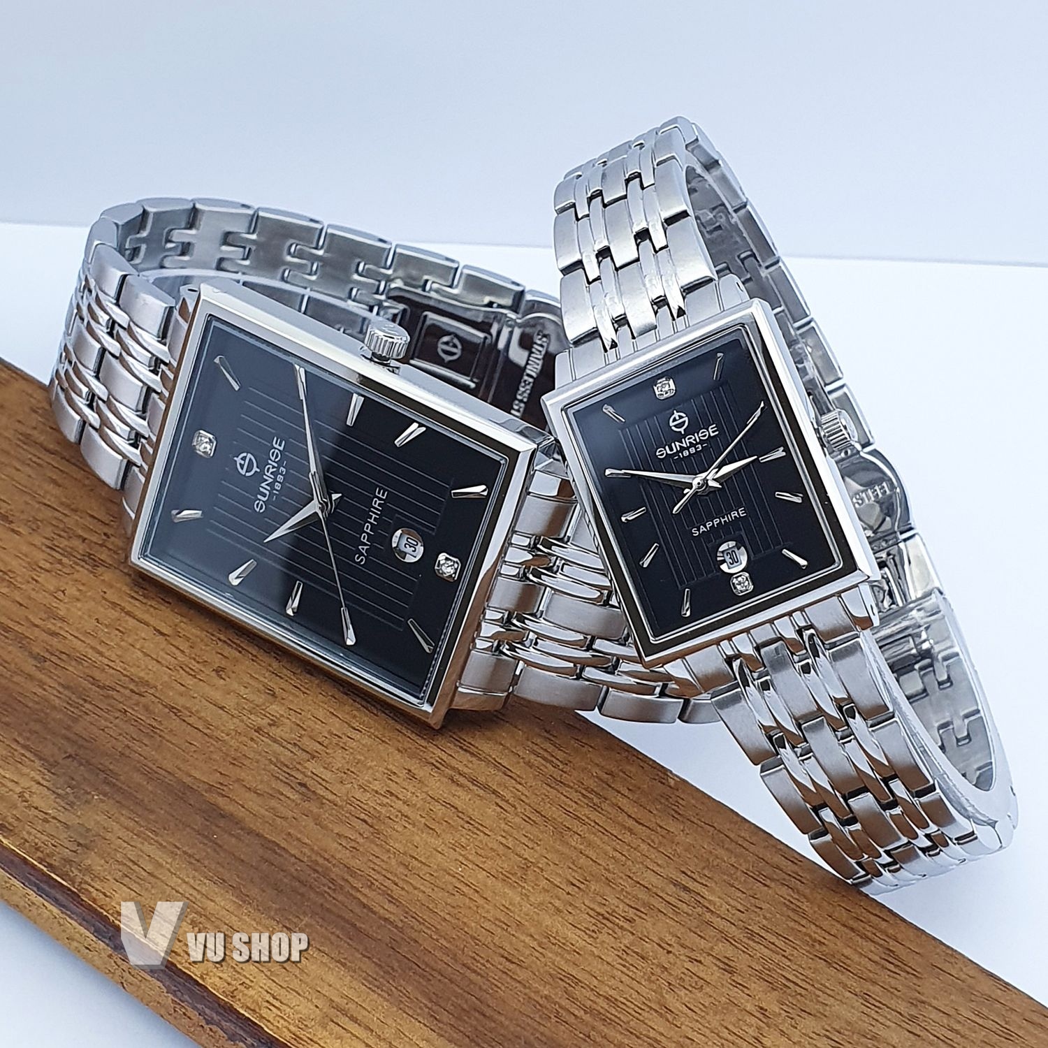 Đồng hồ đôi Sunrise 1190SA Mặt vuông Kính Sapphire Chính hãng