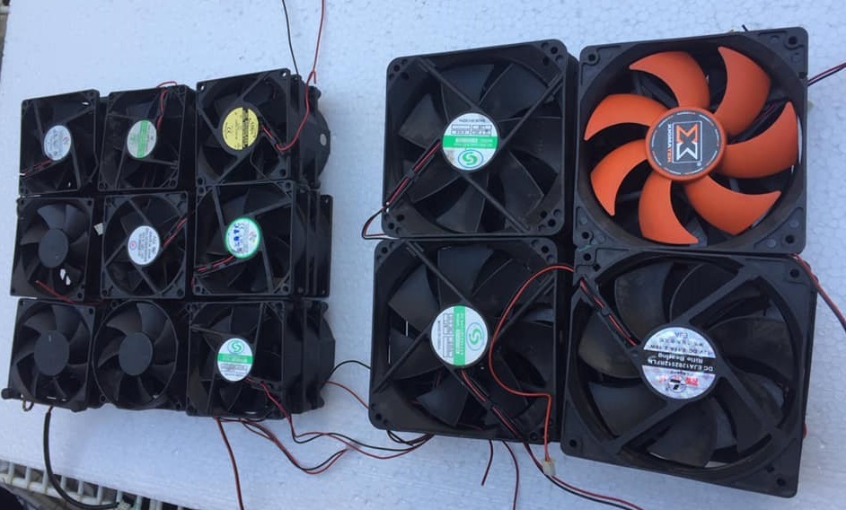 Combo 100 cái quạt tản nhiệt 8 x 8 x 2 cm 12V