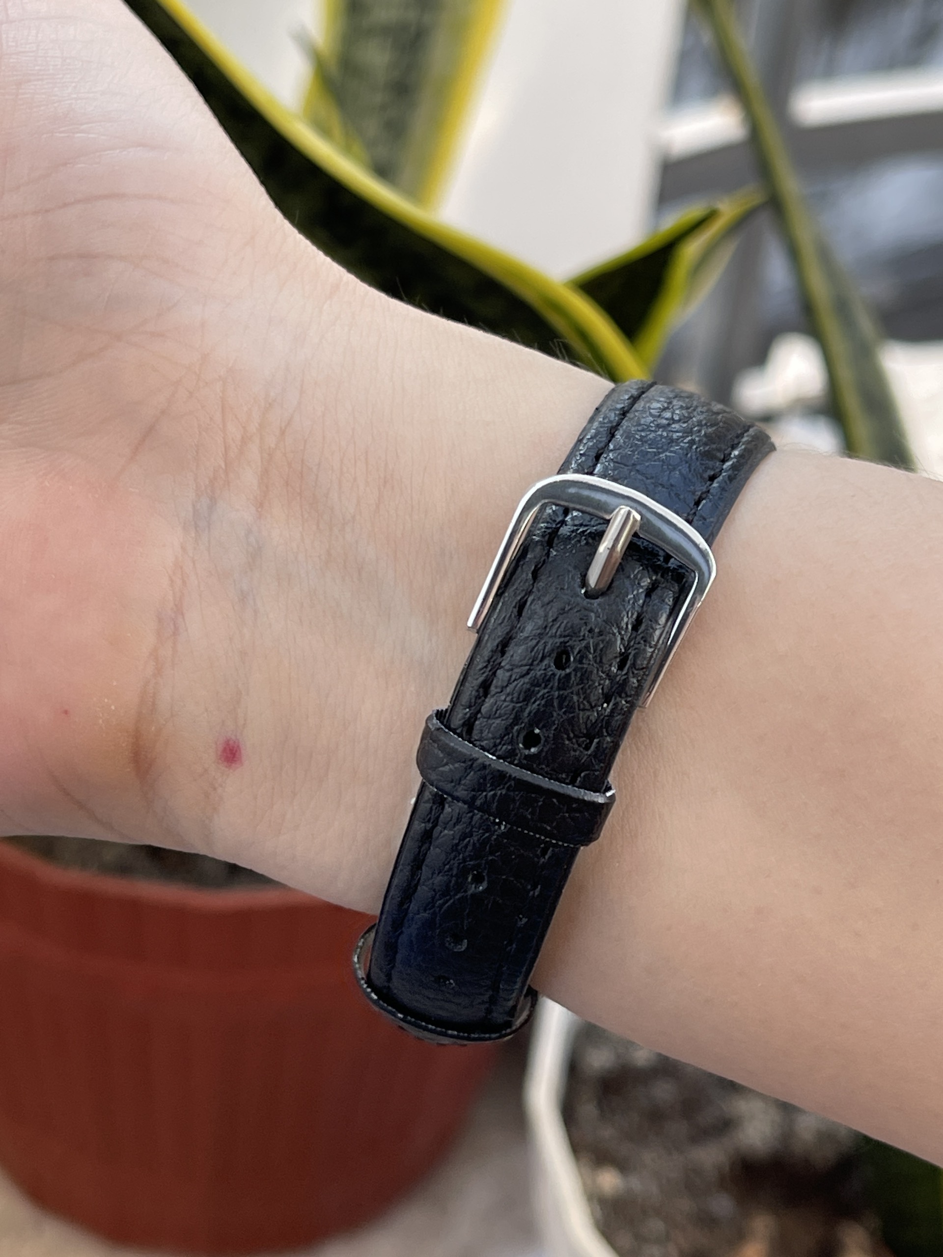 Đồng hồ nữ HM 2 kim mặt vuông chạy pin hàng Si