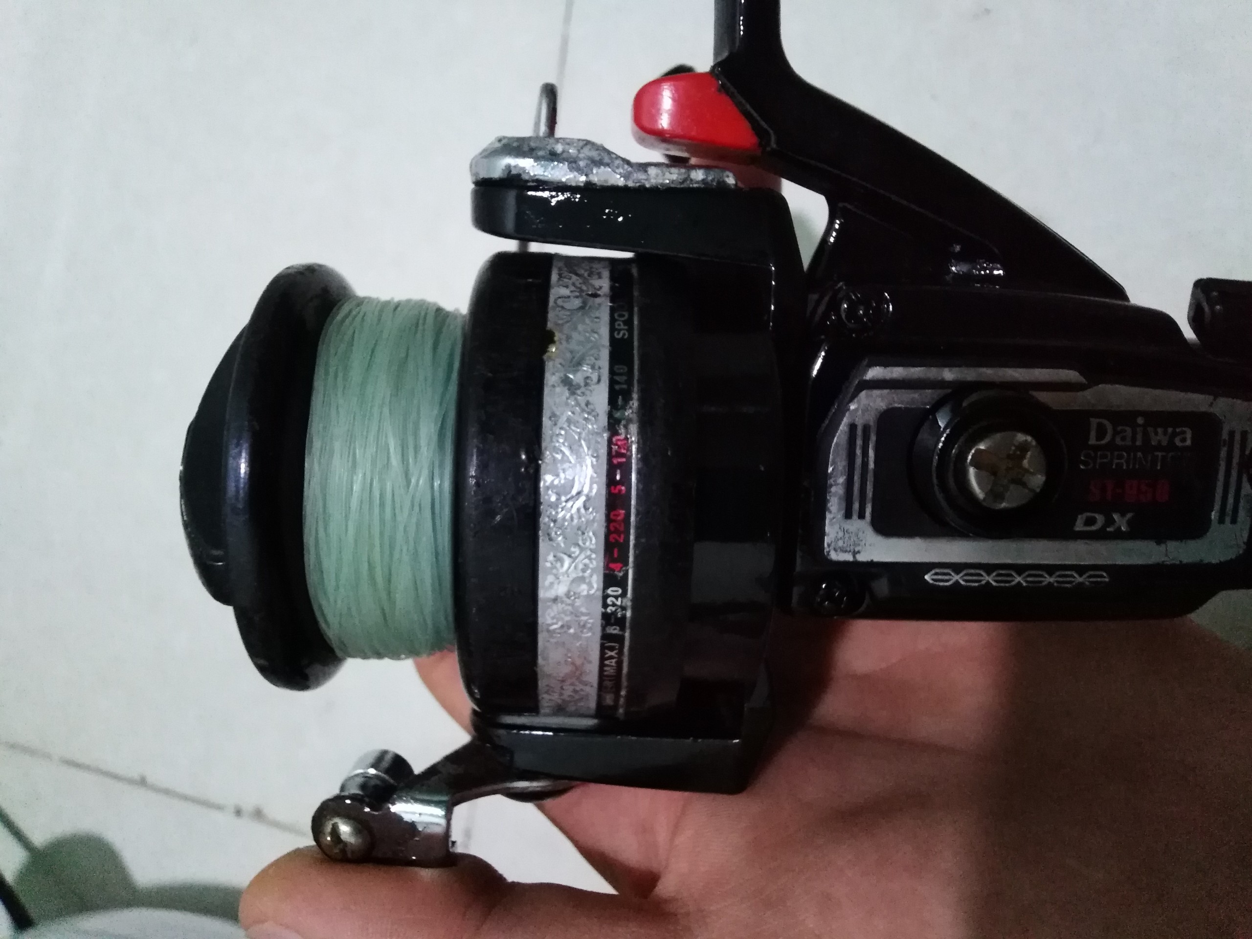 Máy câu nhật bãi Daiwa ST950DX 5000