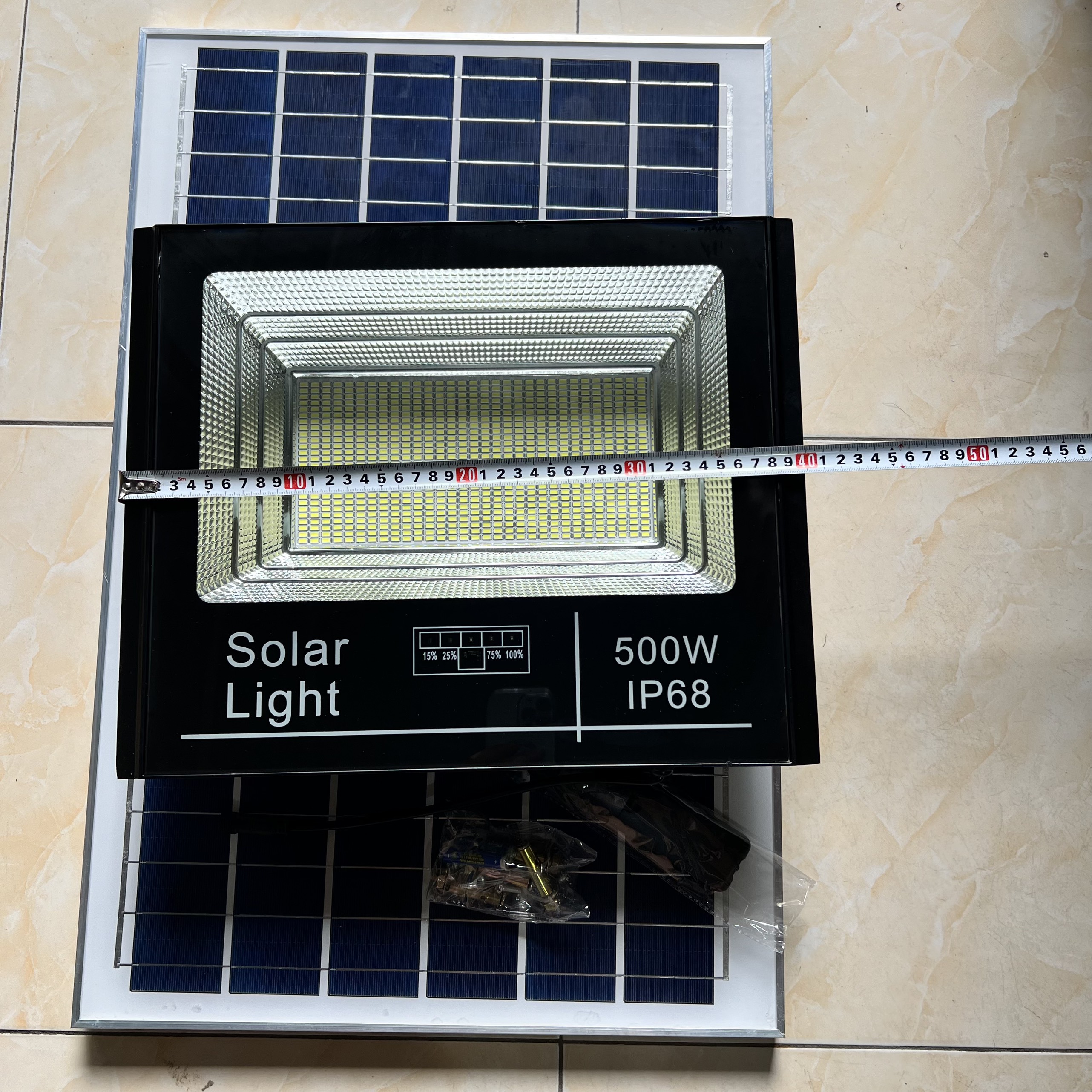 Đèn pha năng lượng mặt trời 500w - Solaled