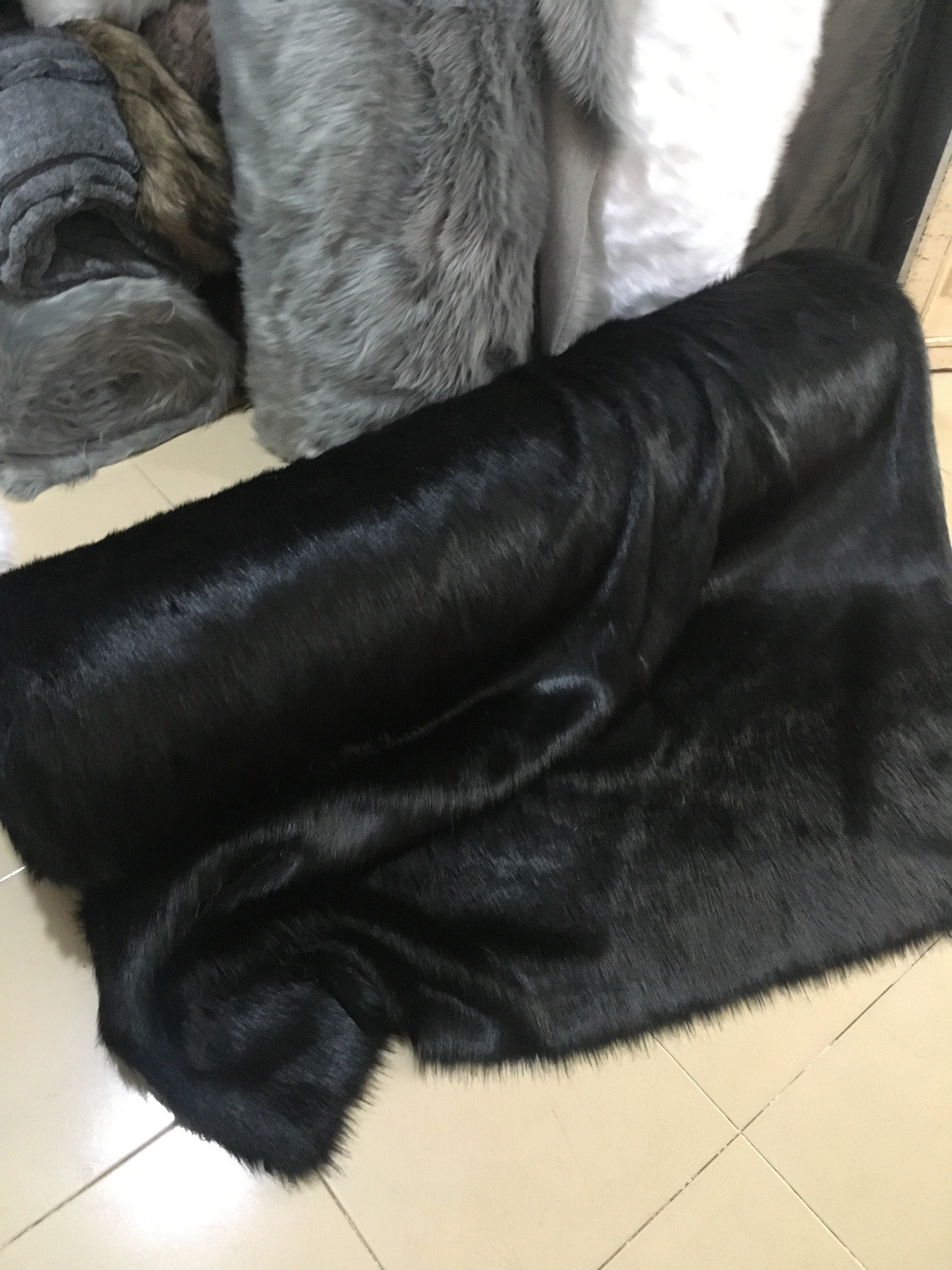 [HCM]Thảm lông dài Màu Đen - 1m x 1m6