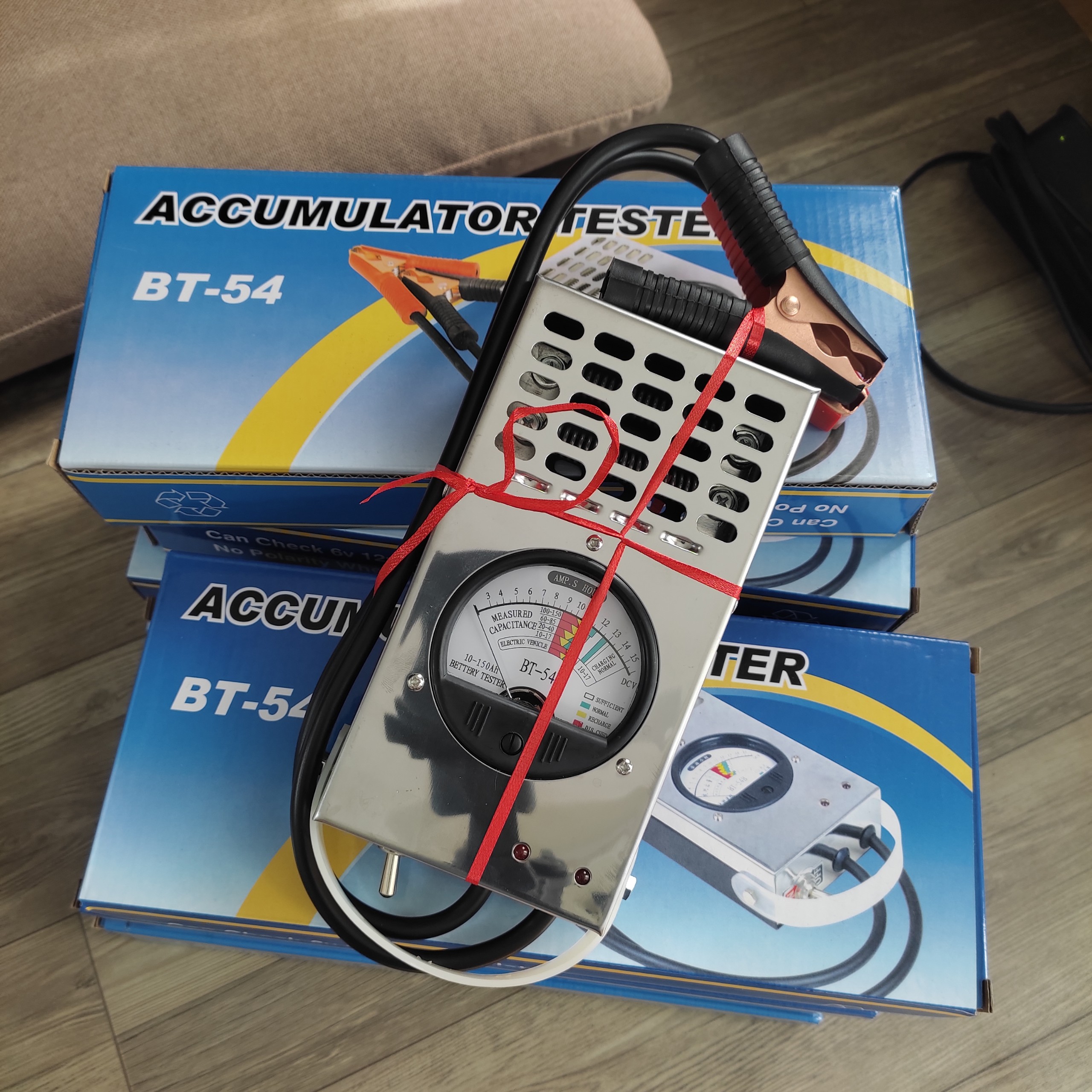 Đồng hồ kiểm tra test bình acquy BT54