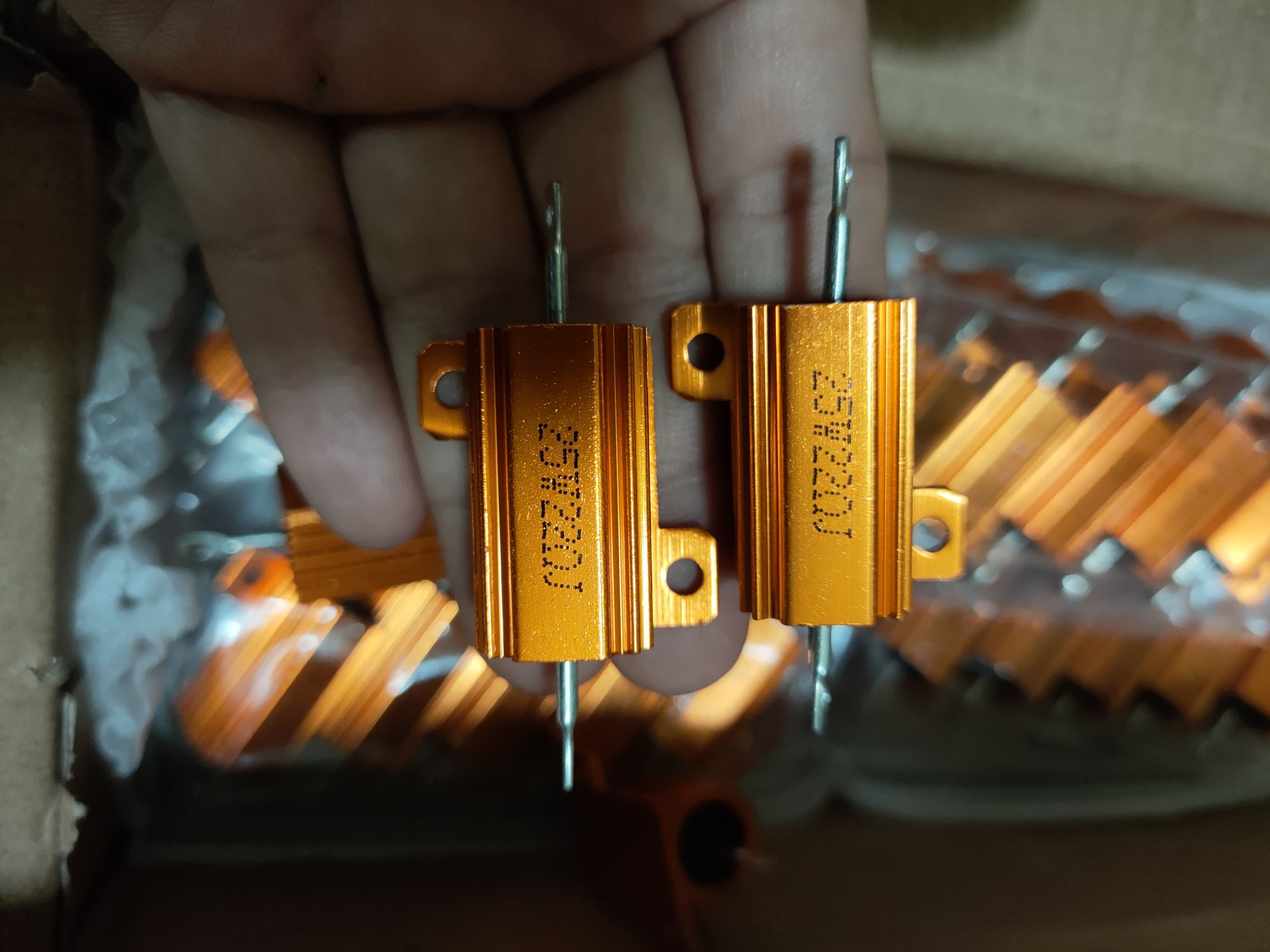 2 điện trở nhôm 22om 25w