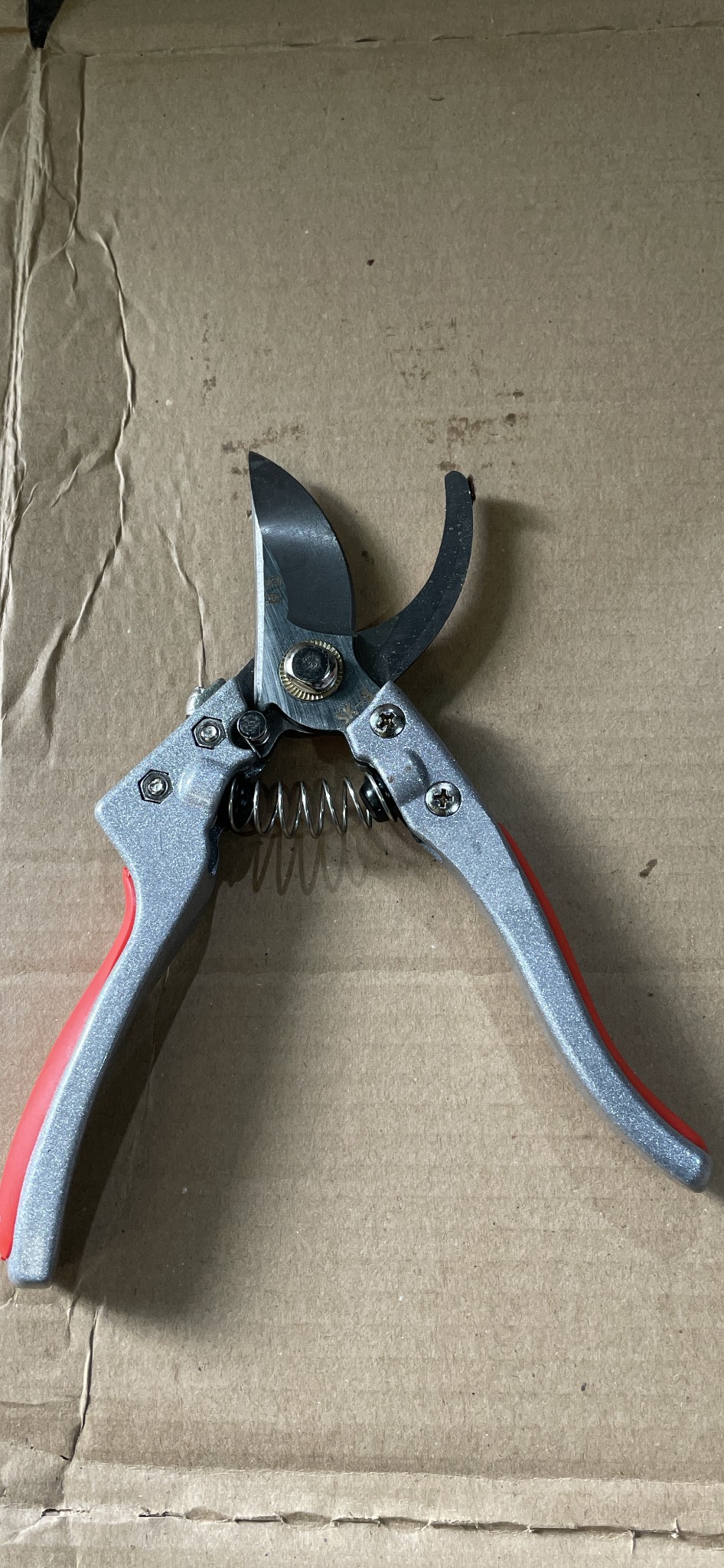 kéo cắt cành cây SK5 ZS-210