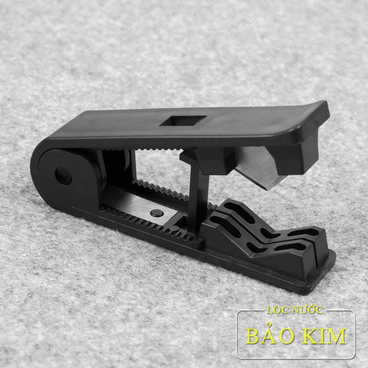 Dao cắt, bấm dây dẫn nước RO