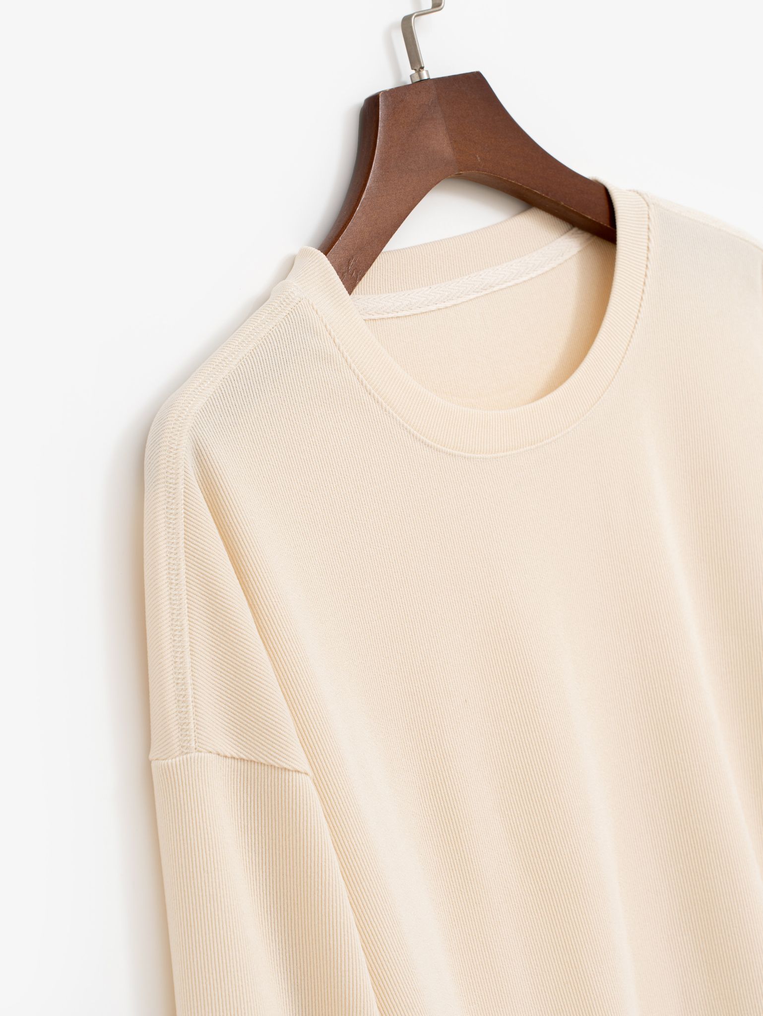 Áo sweater dài tay trơn basic MADELEN