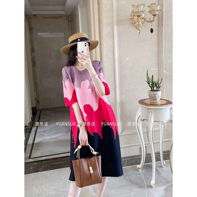 Sz- thời trang âu mỹ mới 2023 mới miyake xếp ly đính cườm phối màu váy suông xếp ly che bụng