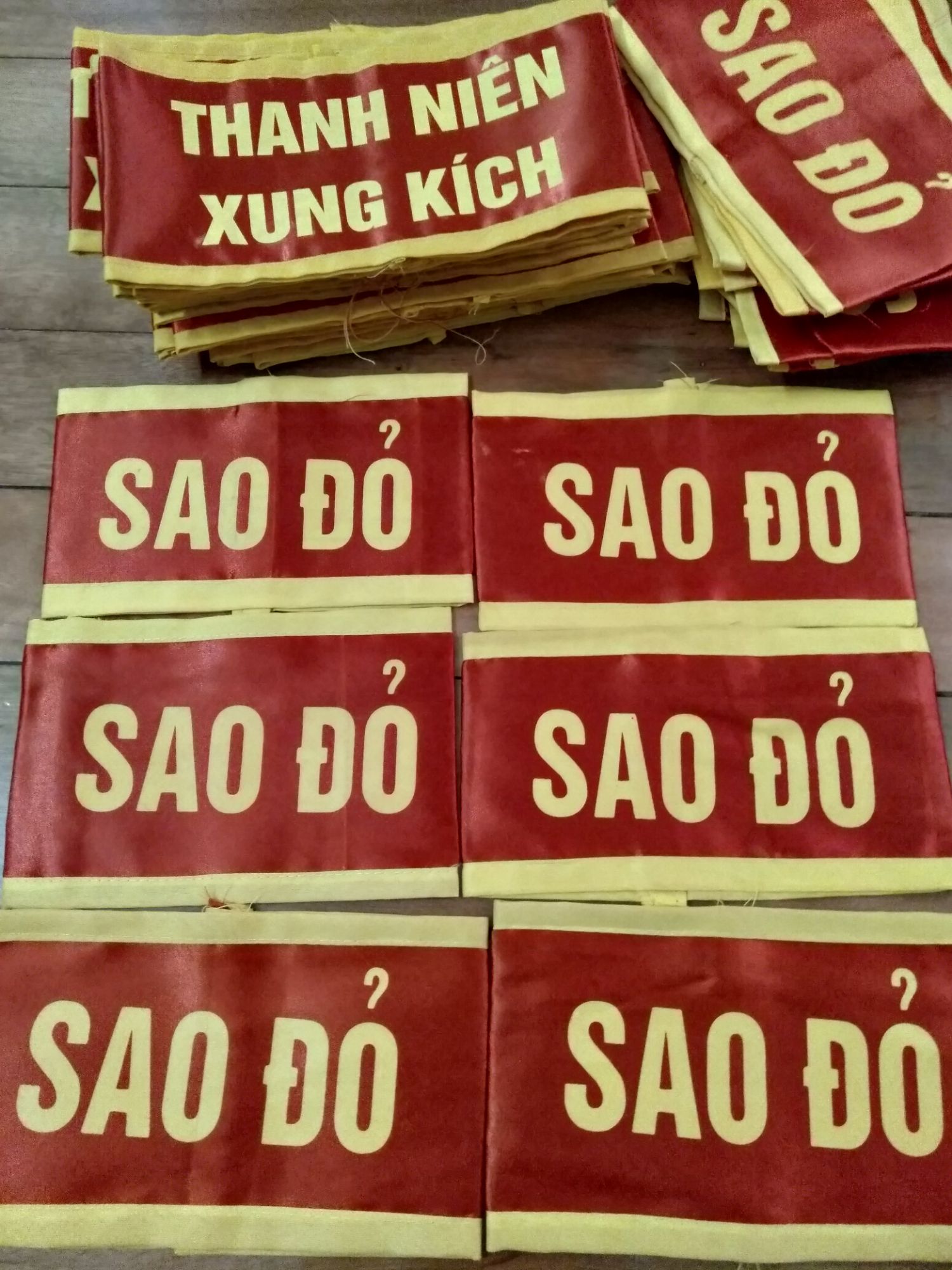 Băng sao đỏ (5 cái) - tặng kèm kim băng