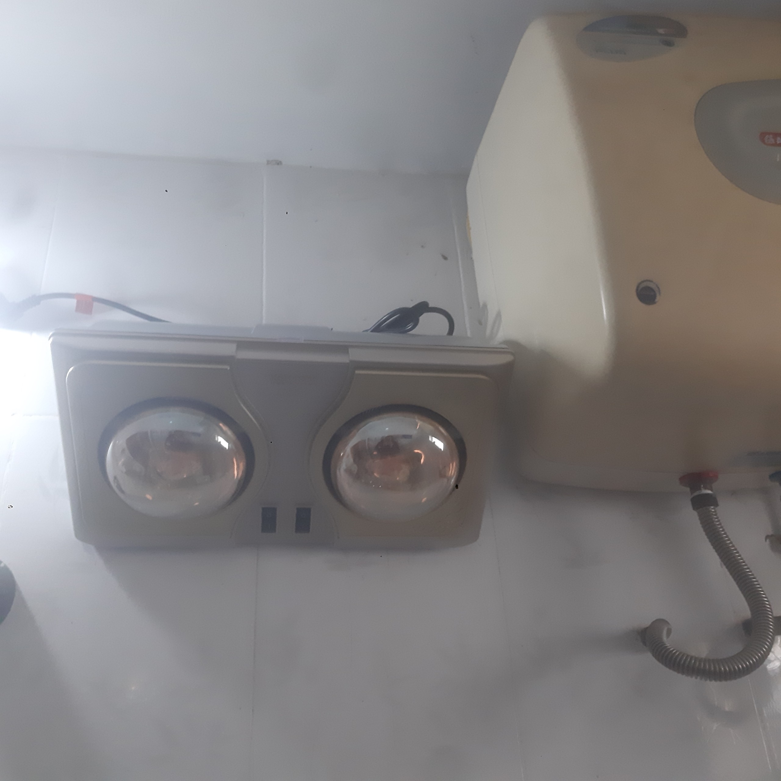 Đèn sưởi Kottmann 2 bóng vàng K2B-H