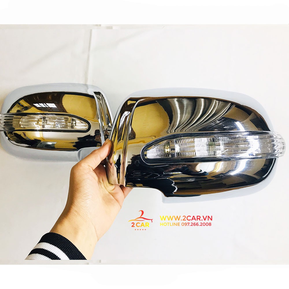 Ốp gương chiếu hậu Toyota Innova 2008-2016 loại có đèn xi nhan
