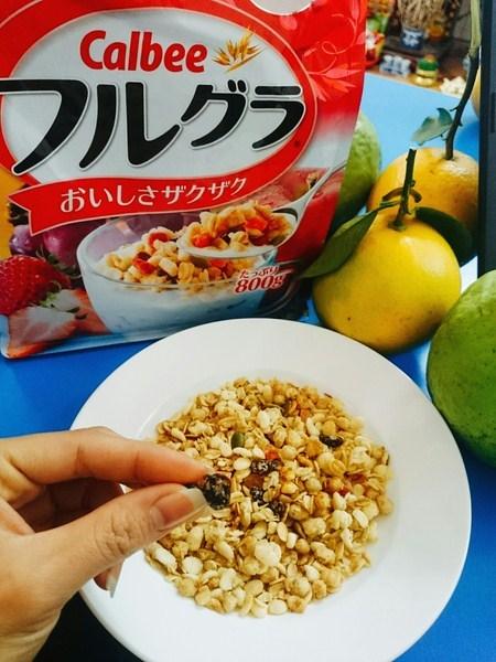 Ngũ cốc Calbee 800g Nhật Bản