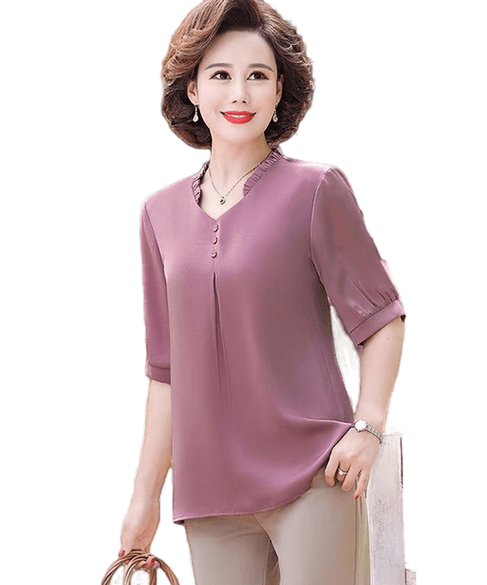 Áo kiểu nữ sang trọng , kiểu dáng sơ mi ngắn tay form suông  thoải mái, chất liệu voan satin mịn nhẹ mặc rất mát dễ chịu , áo dành tuổi trung niên mặc đi chơi ,đi làm rất đẹp và lịch sự ,chính hãng Thientustore Thi.A21