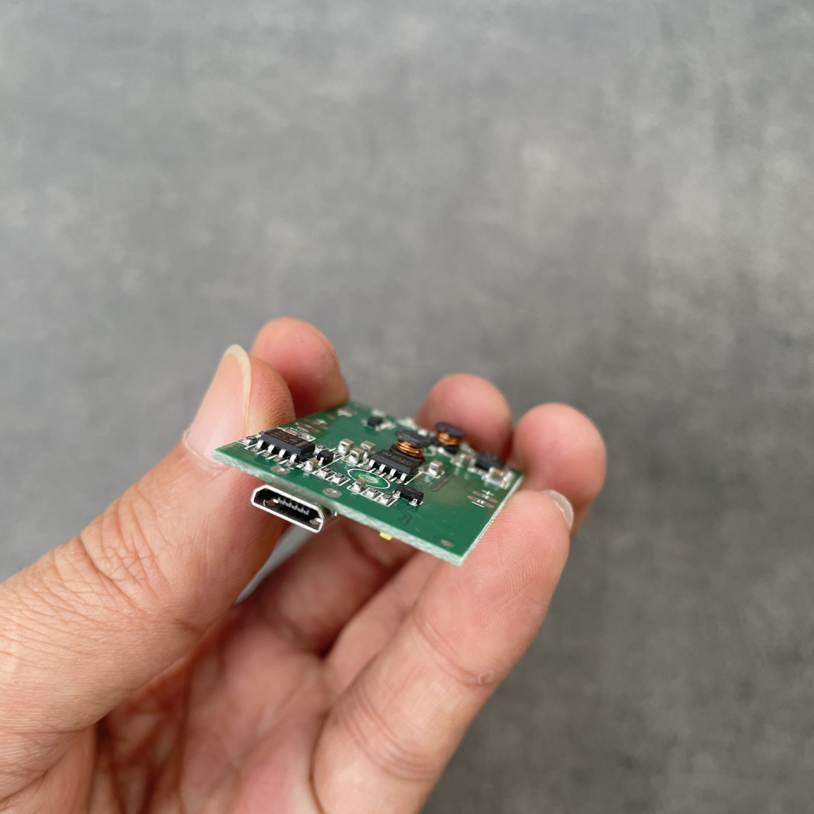 Mạch sạc pin 3.7v IP5305 – đầu sạc microusb 5v