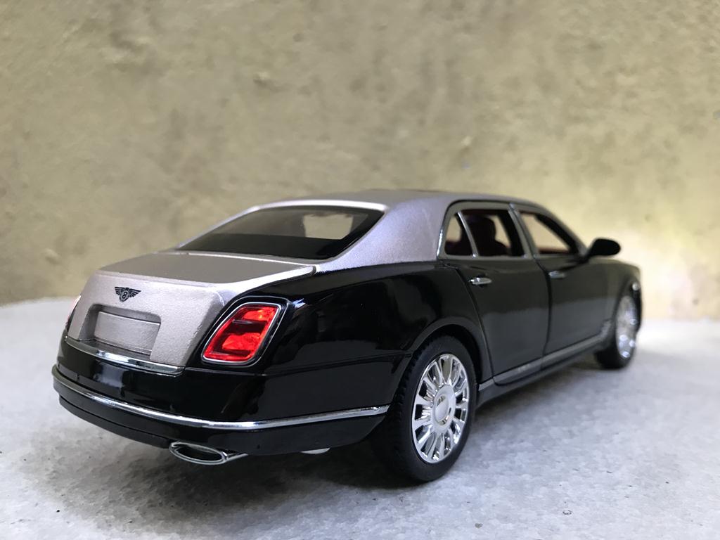 Mô hình xe Bently Muisanne EWB 2023 1:24