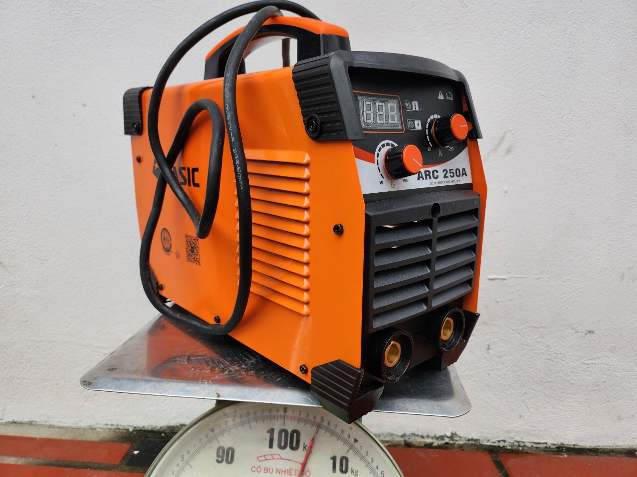 máy hàn điện tử  250a   bảo hành 12 tháng
