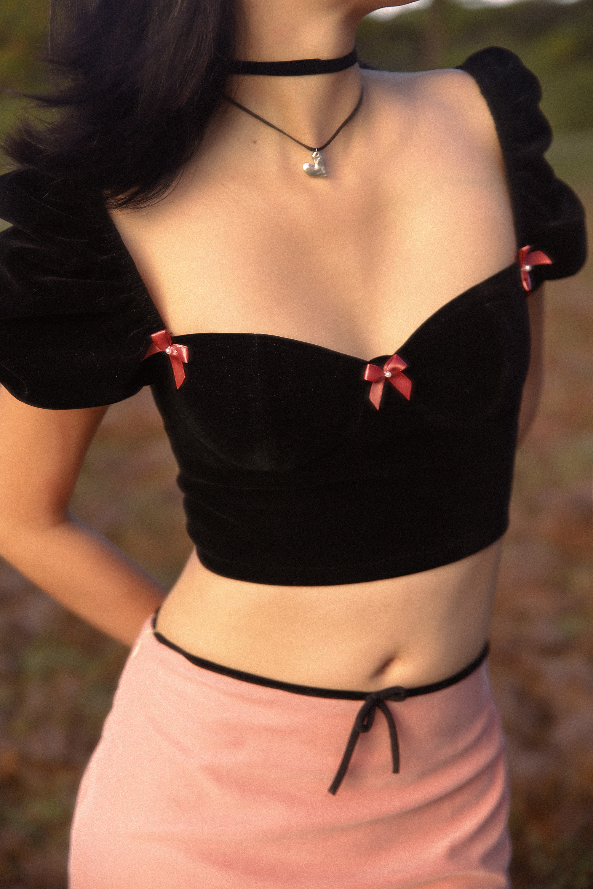Áo croptop tay phồng và chân váy dài (Set Hồng)