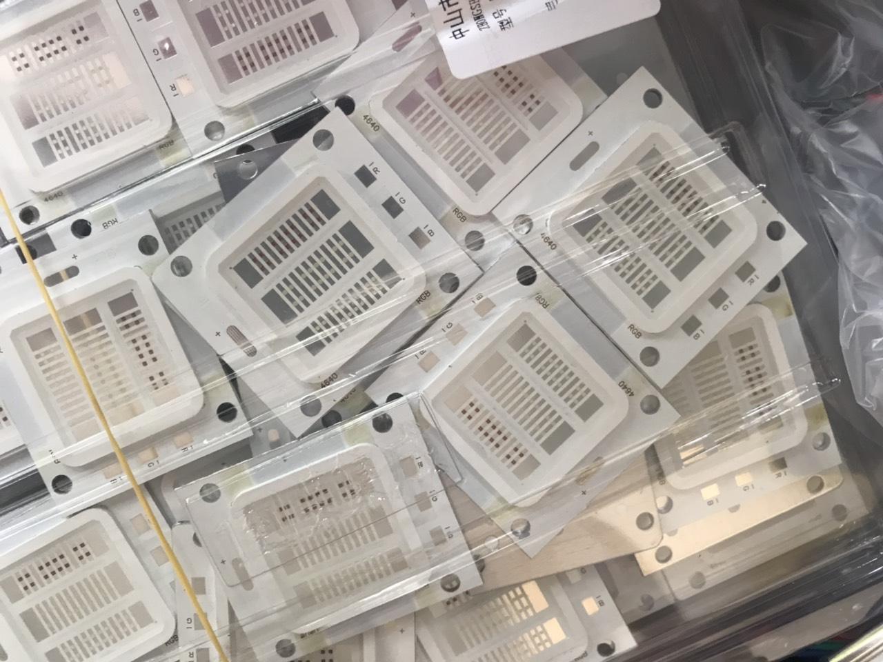 Bộ linh kiện lắp ráp cho đèn pha LED đổi màu 30w, 50w