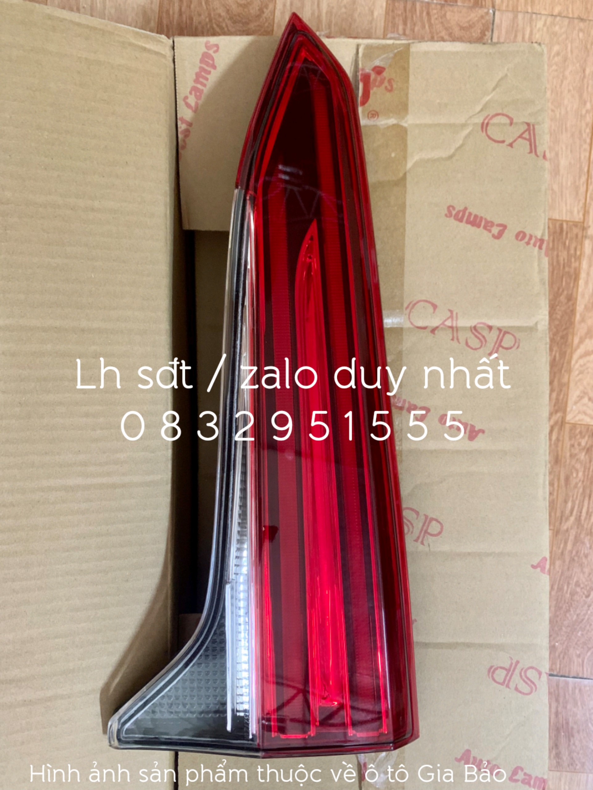 Đèn cốp sau Fortuner 18