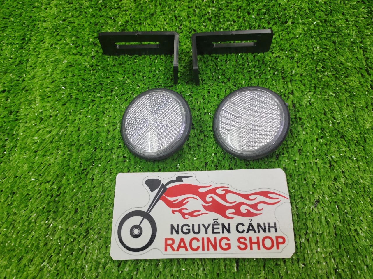 Cặp mắt mèo bản số xe máy phản quang